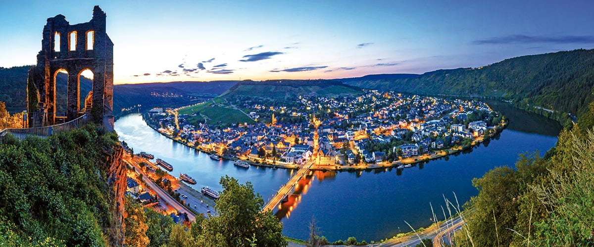 The twin town of Traben-Trarbach illuminated in the evening